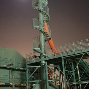 Treppenturm im Mondschein