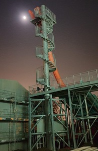 Treppenturm im Mondschein